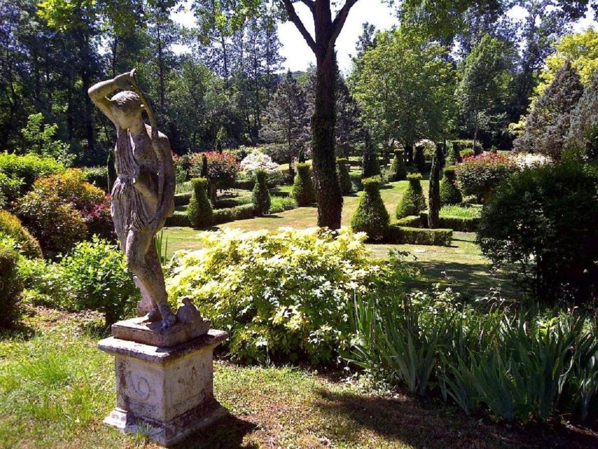 Le Charme Mézilles Exterior foto