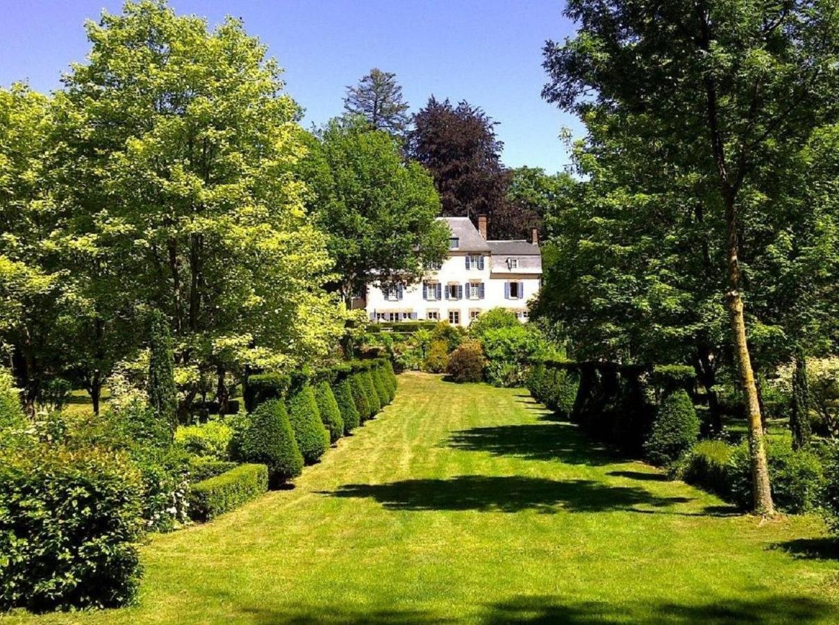Le Charme Mézilles Exterior foto